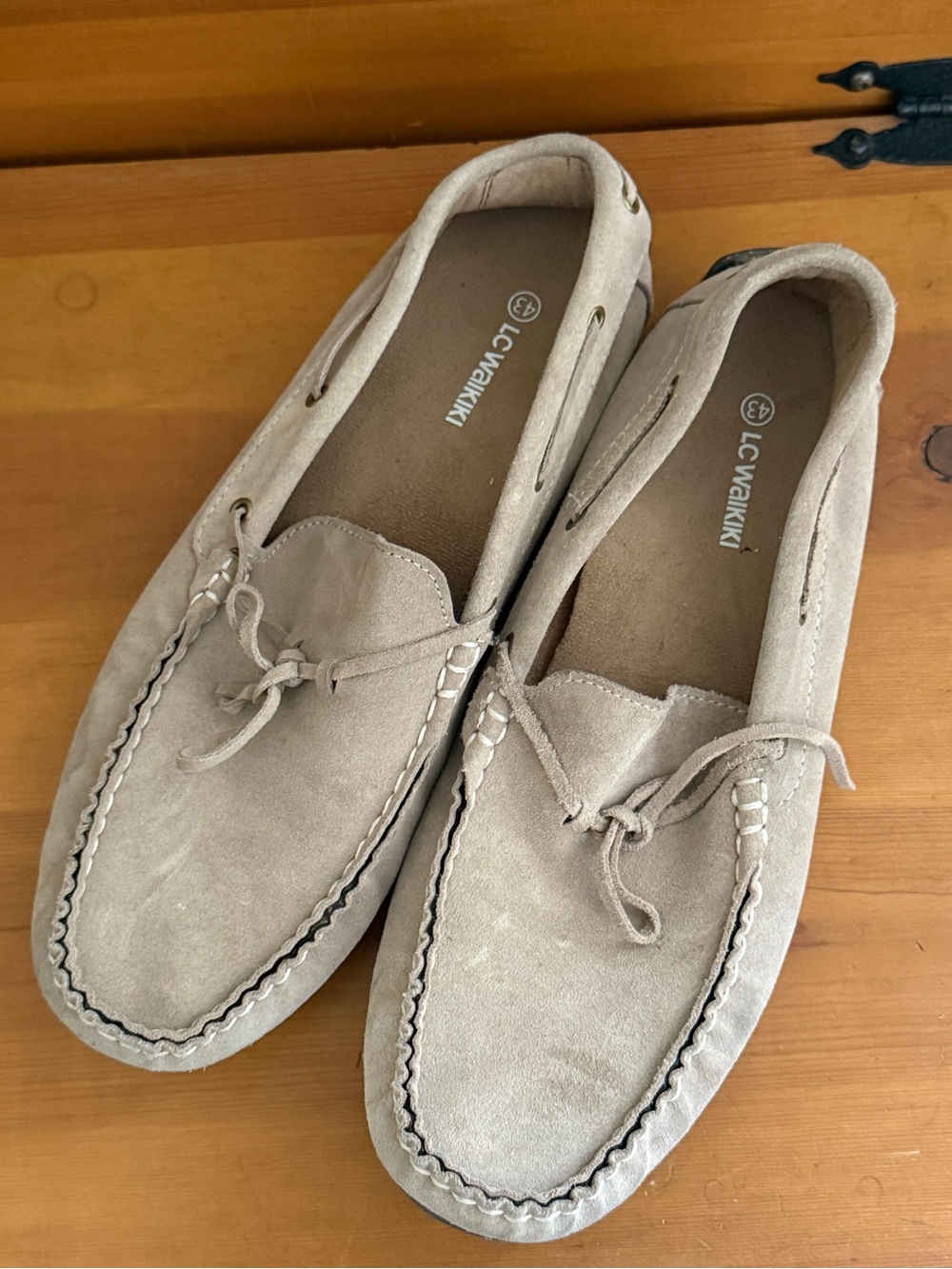 Men's Beige Suede Driving Moccasins